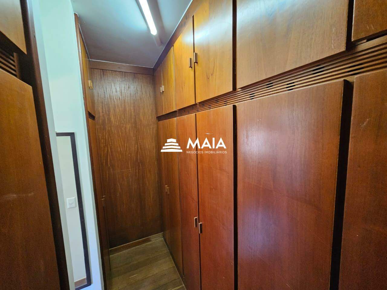 Casa à venda no Vila Militar: 