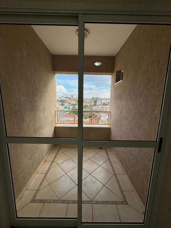 Apartamento para aluguel no Mercês: 