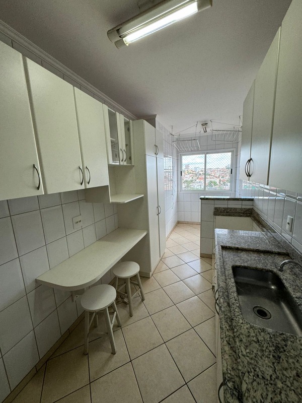 Apartamento para aluguel no Mercês: 