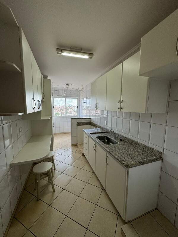 Apartamento para aluguel no Mercês: 