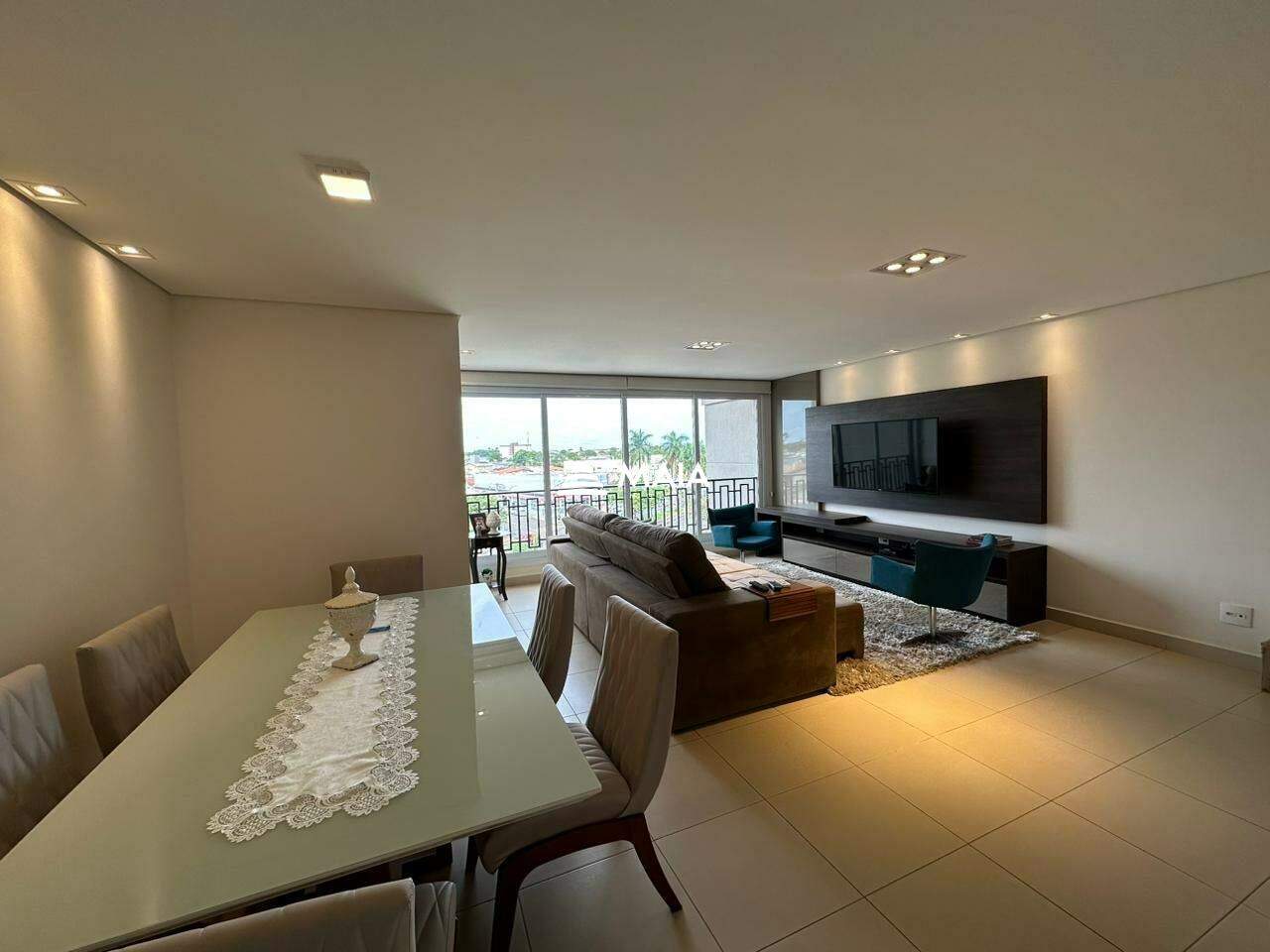 Apartamento à venda no Mercês: 