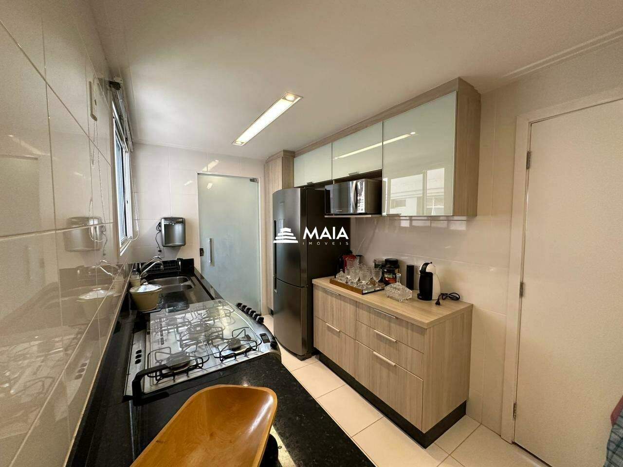 Apartamento à venda no Mercês: 