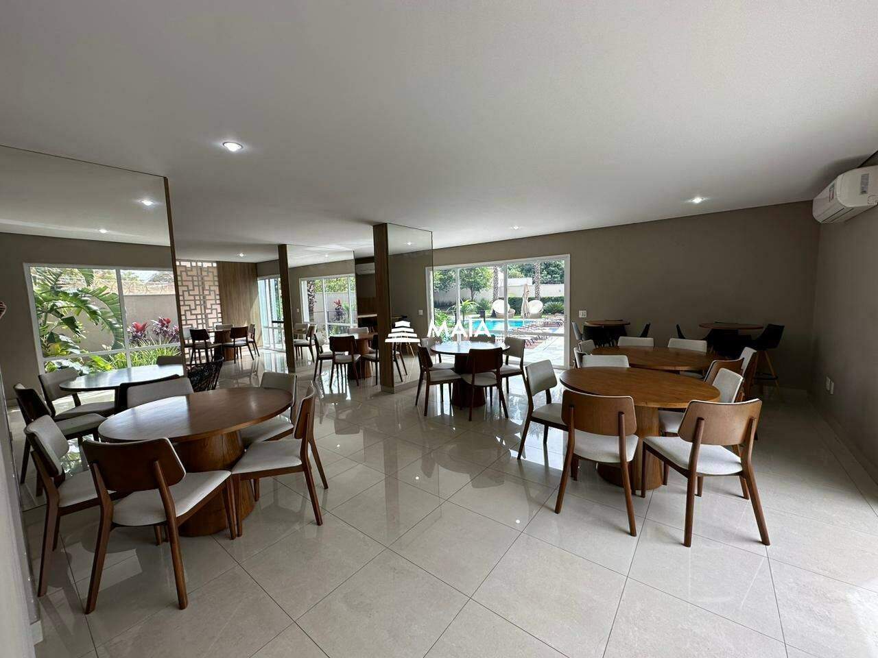 Apartamento à venda no Mercês: 