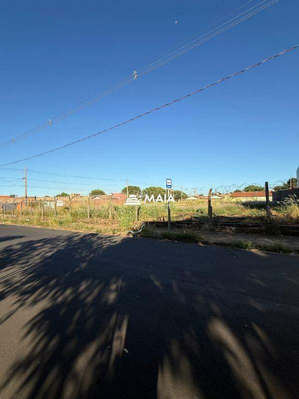 Terreno/Área para aluguel no Parque dos Girassóis: 