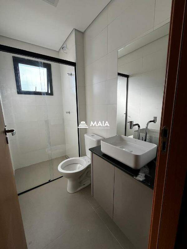 Apartamento à venda no Mercês: 