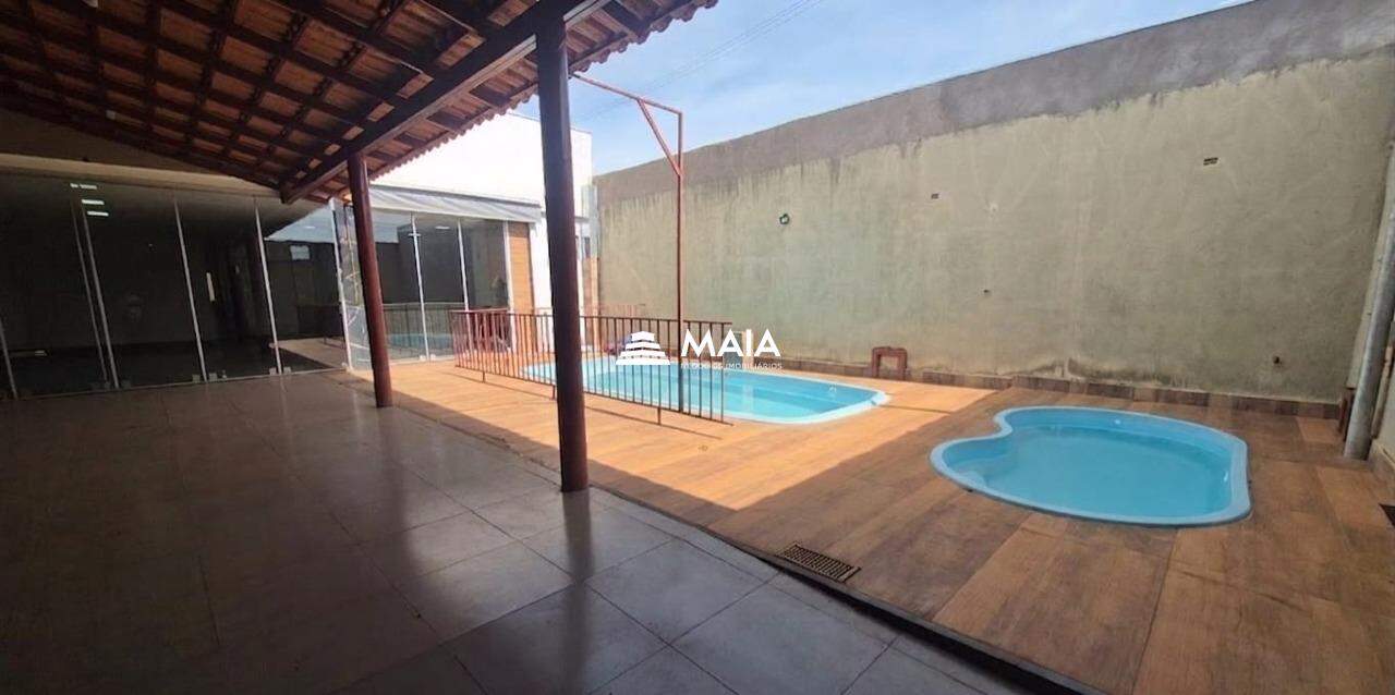 Casa à venda no Parque das laranjeiras 