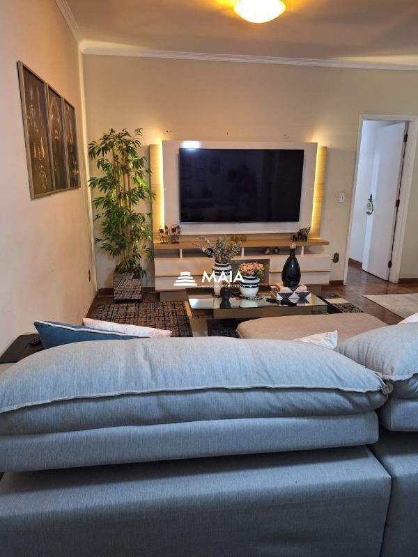 Apartamento à venda no Irmãos Soares: 