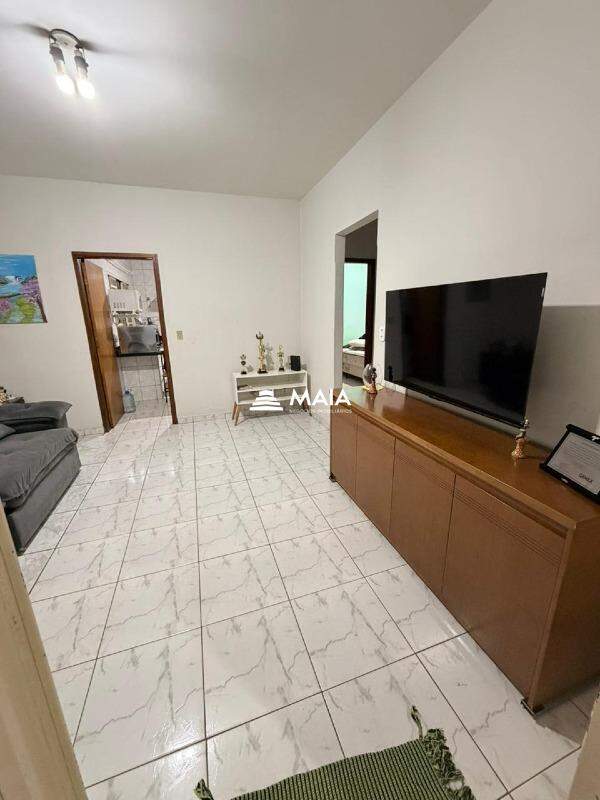 Casa à venda no Jardim Elza Amuí : 