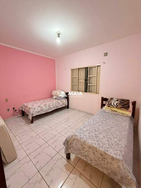 Casa à venda no Jardim Elza Amuí : 