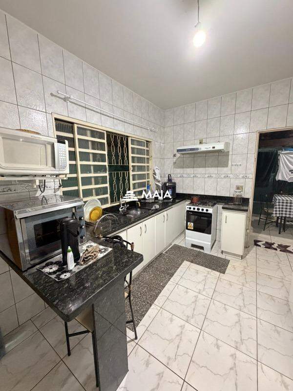 Casa à venda no Jardim Elza Amuí : 