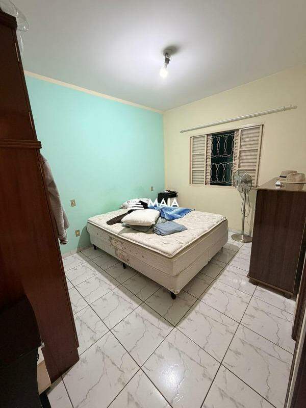 Casa à venda no Jardim Elza Amuí : 