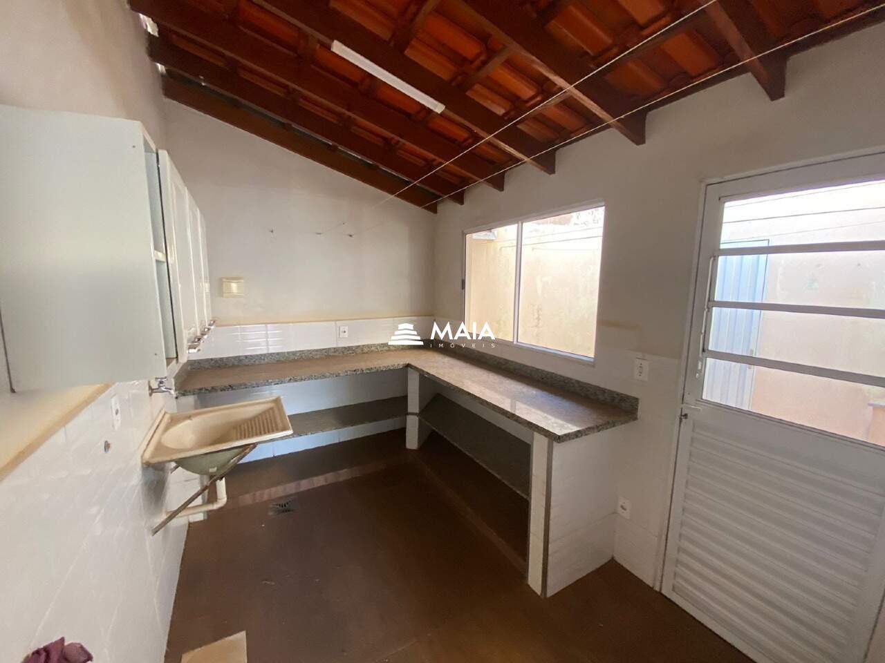 Casa de Condomínio para aluguel no Beija Flor: 