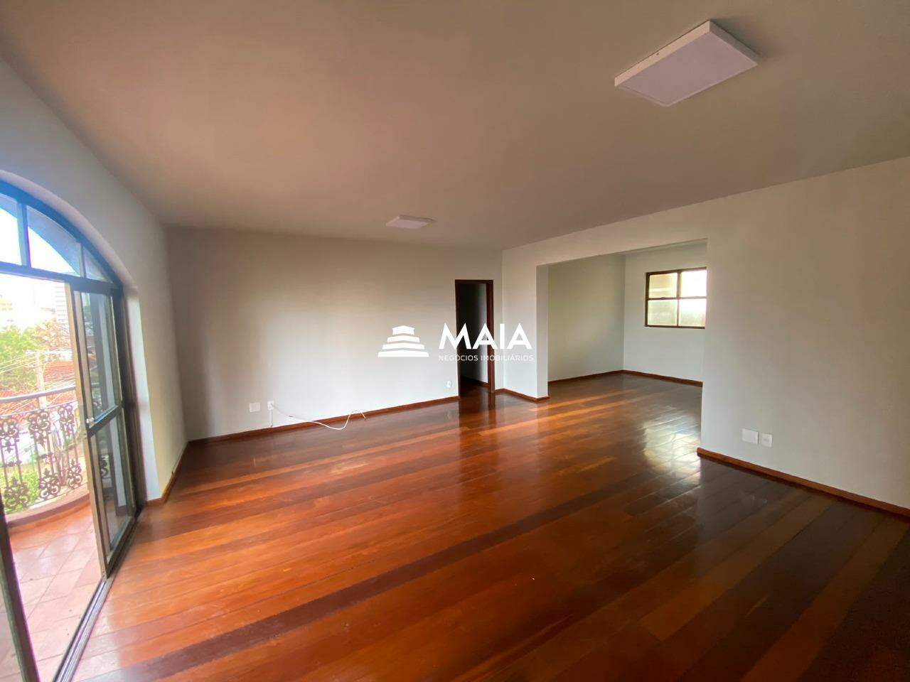 Apartamento para aluguel no Centro: 