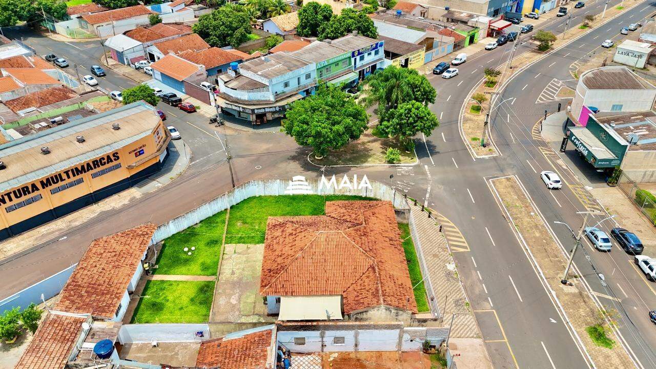Terreno/Área à venda no Parque das Américas: 
