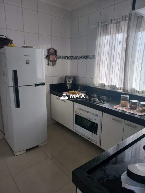 Casa à venda no Mercês: 