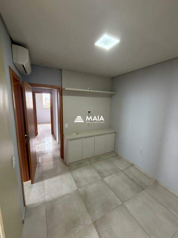Apartamento à venda no Mercês: 