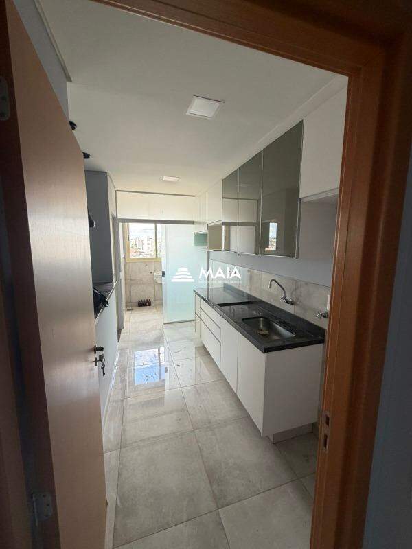 Apartamento à venda no Mercês: 