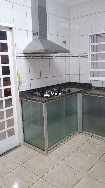 Casa para aluguel no Santa Maria: 