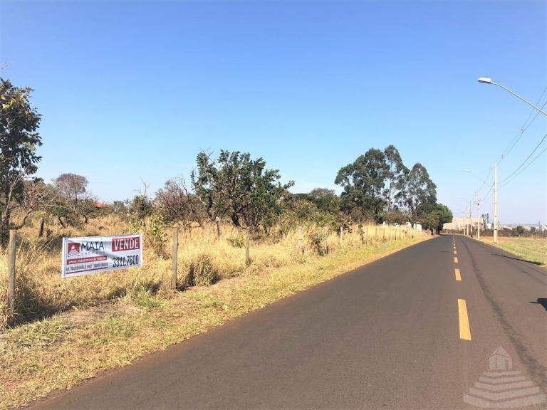 Terreno/Área para aluguel no Chácaras Bouganville: 