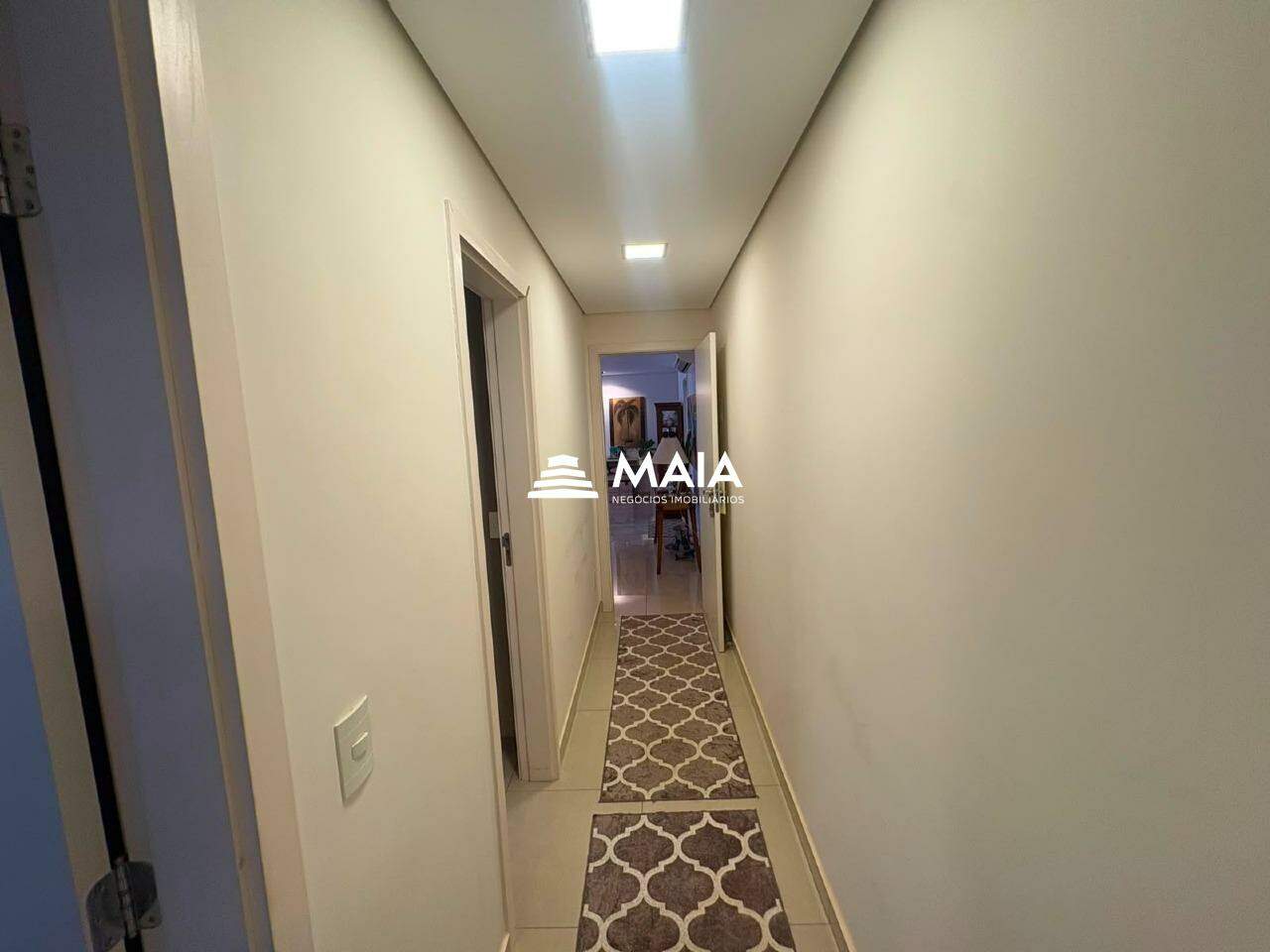Apartamento para aluguel no Mercês: 