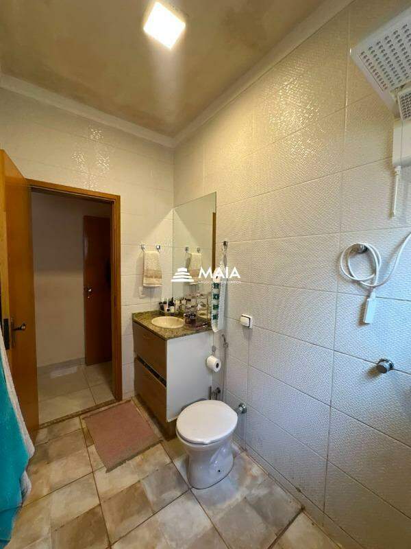 Casa à venda no Jardim Nenê Gomes: 