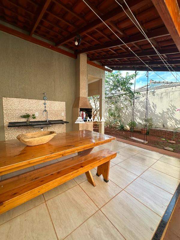 Casa à venda no Jardim Nenê Gomes: 