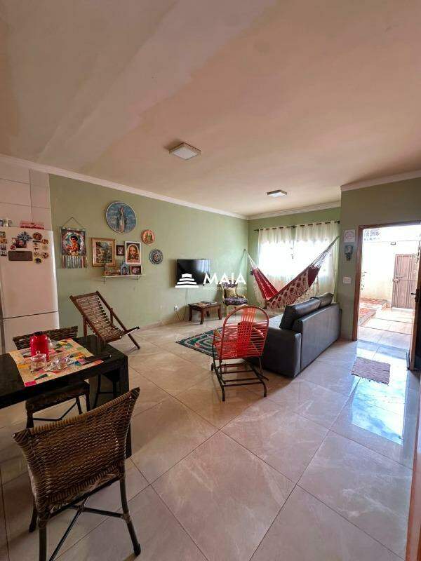 Casa à venda no Jardim Nenê Gomes: 