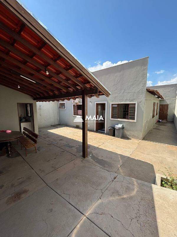 Casa à venda no BeijaFlor II: 