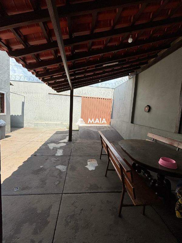 Casa à venda no BeijaFlor II: 