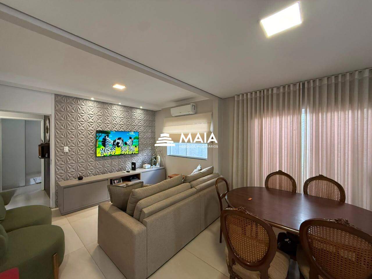 Casa à venda no Mercês: 