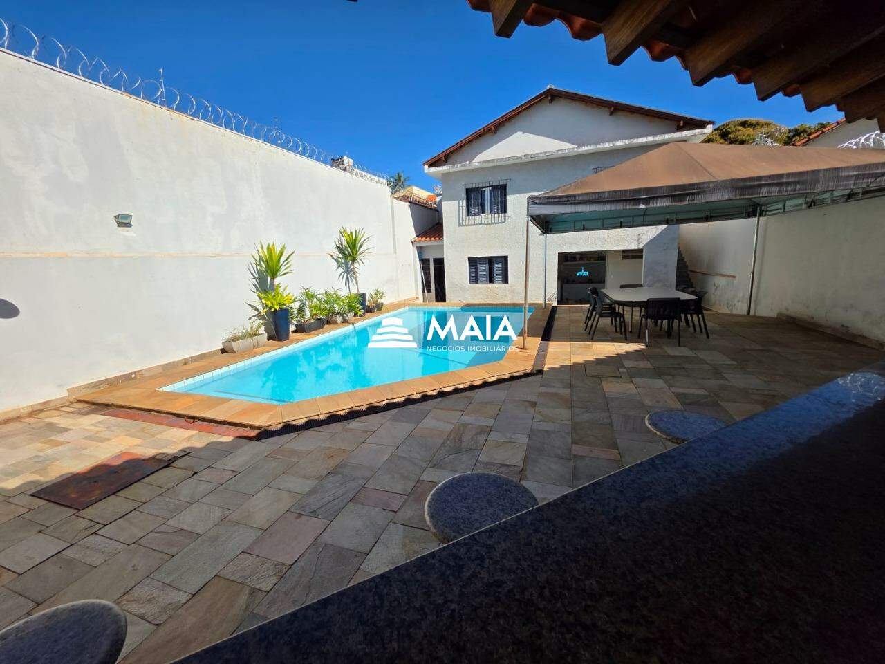 Casa à venda no Mercês: 