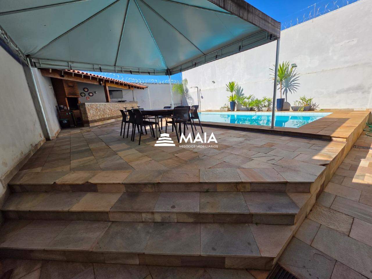 Casa à venda no Mercês: 
