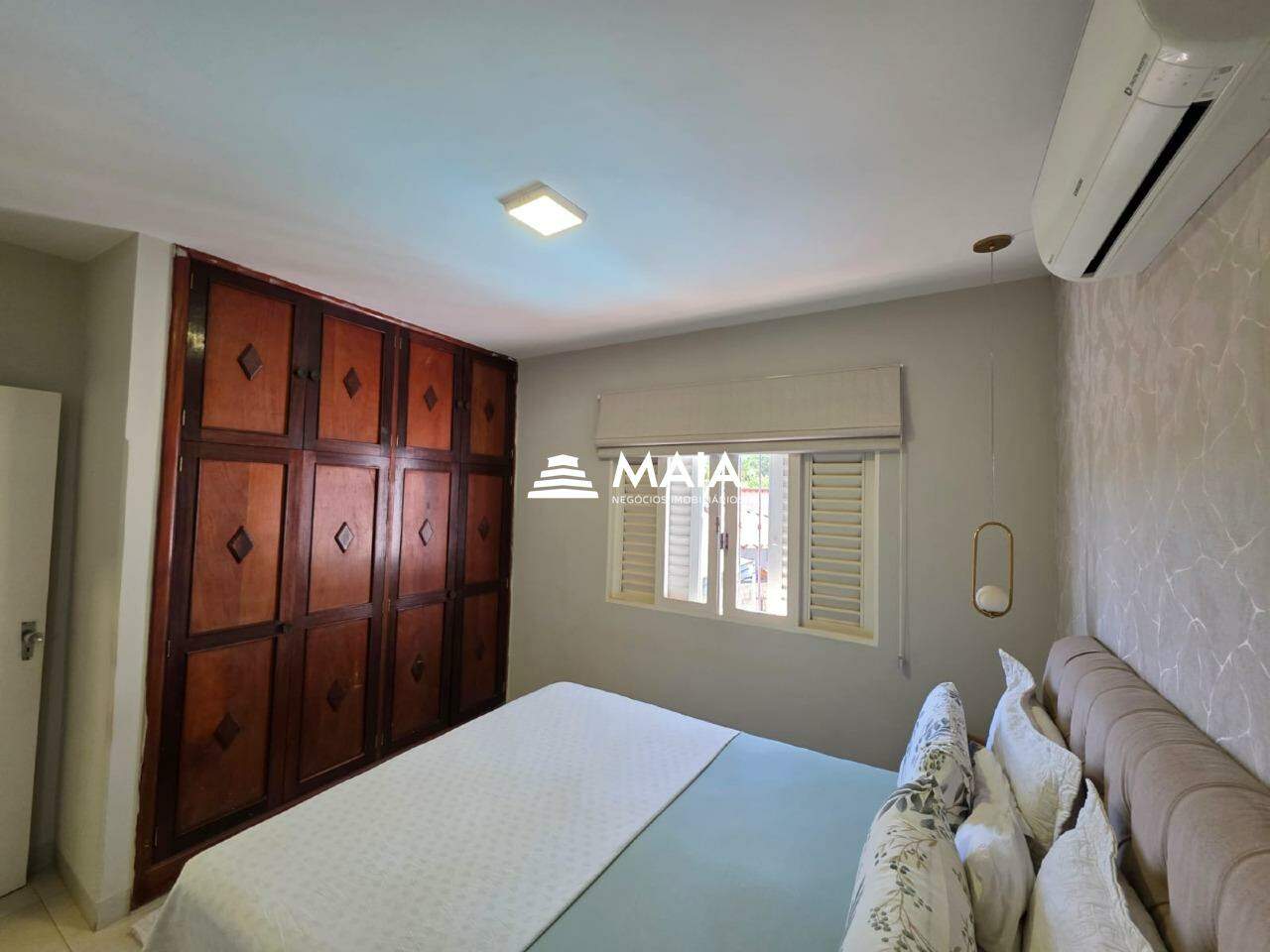 Casa à venda no Mercês: 