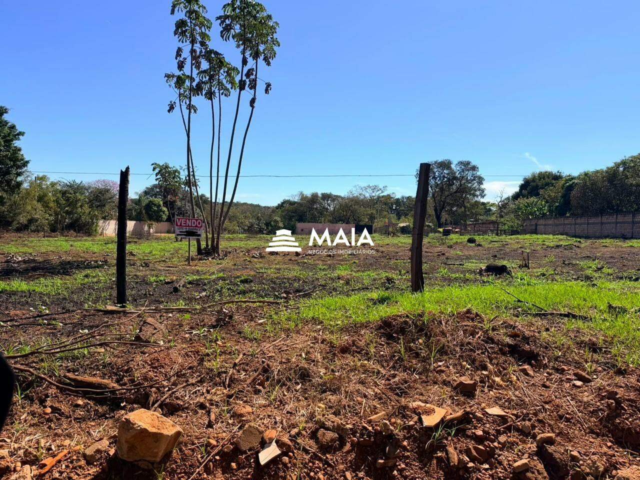 Terreno à venda no condôminio Recanto das Flores