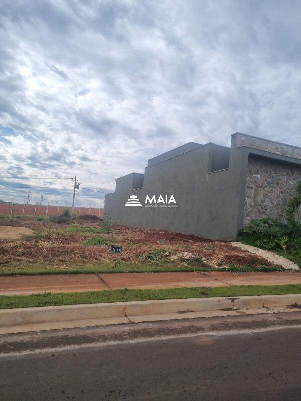 Terreno em Condomínio à venda no Condomínio Brahma I: 