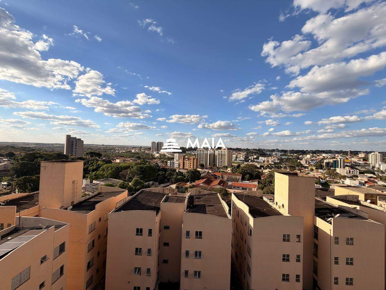 Apartamento à venda no Mercês: 