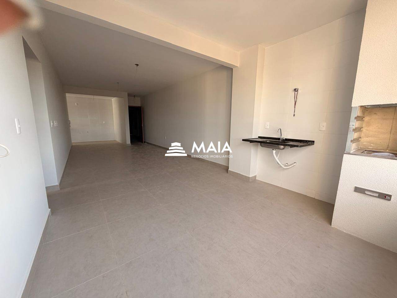 Apartamento à venda no Mercês: 