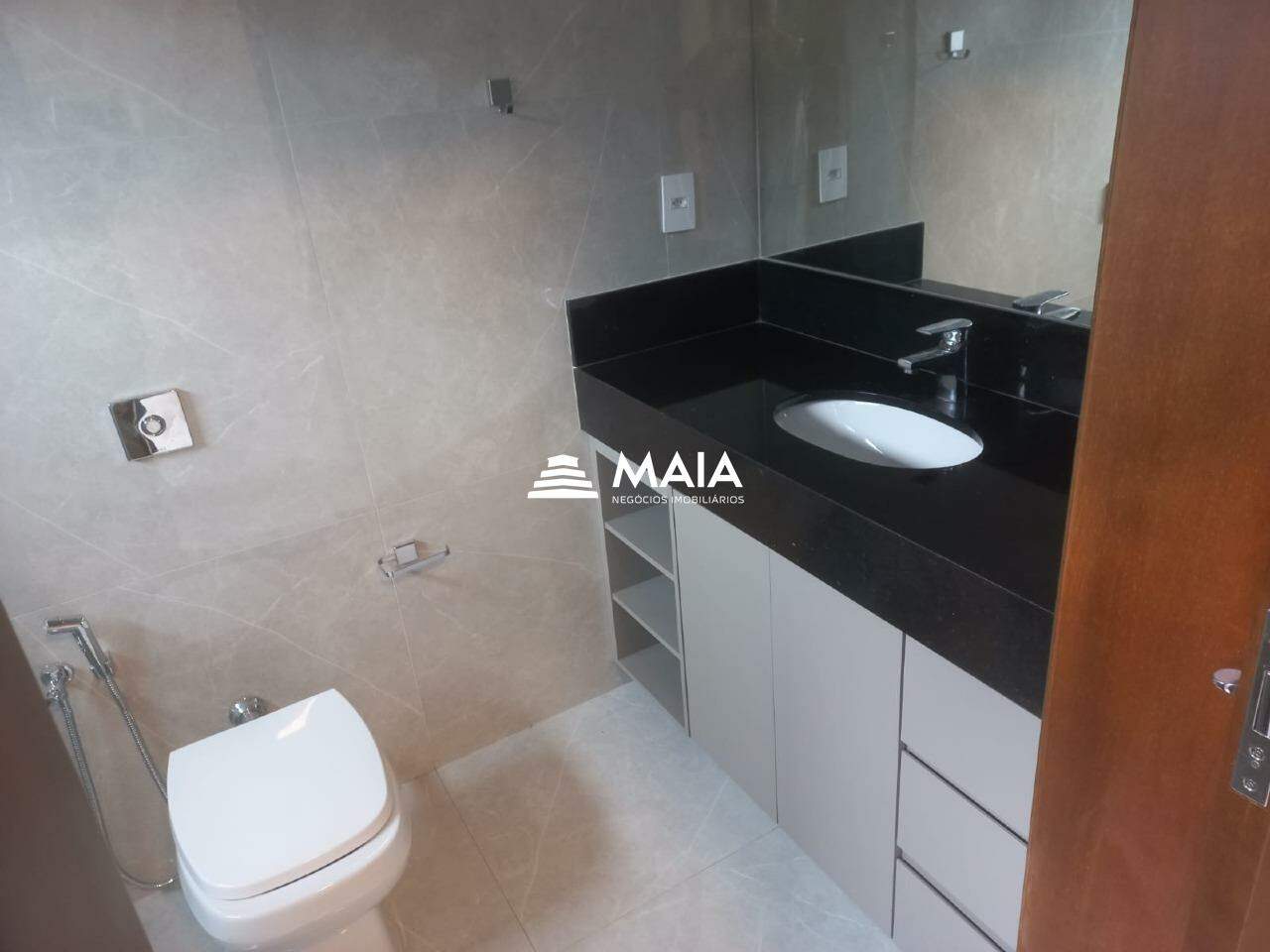 Casa de Condomínio à venda no Estância dos Ipês: 