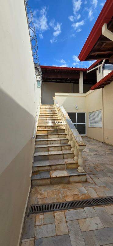 Casa à venda no Mercês: 