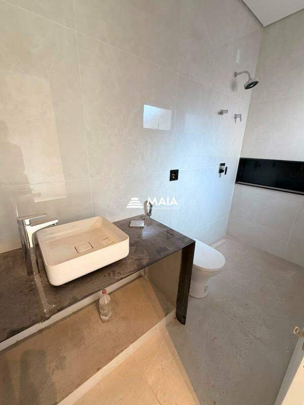 Casa de Condomínio à venda no Estância dos Ipês: 