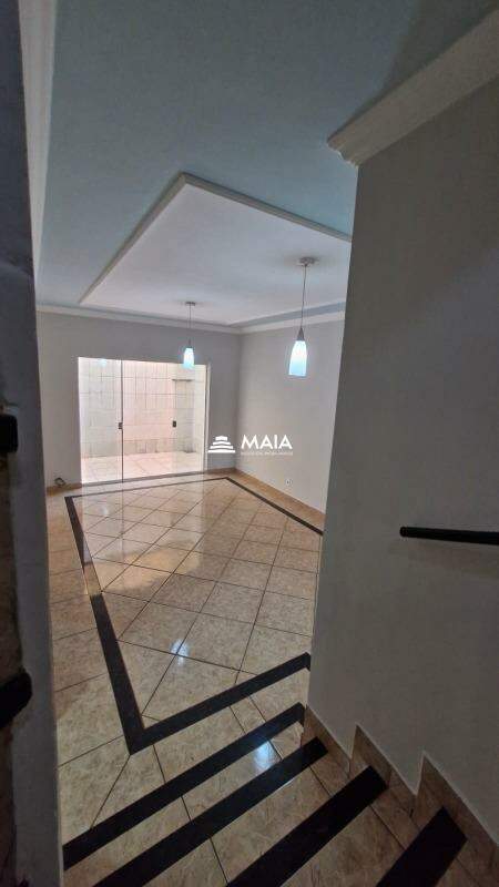 Casa à venda, 3 quartos, 2 vagas, Nossa Senhora da Abadia - Uberaba/MG