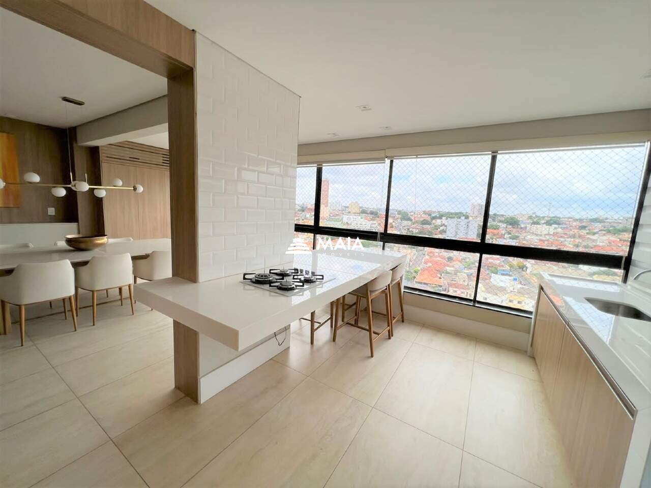 Apartamento à venda no Mercês: 