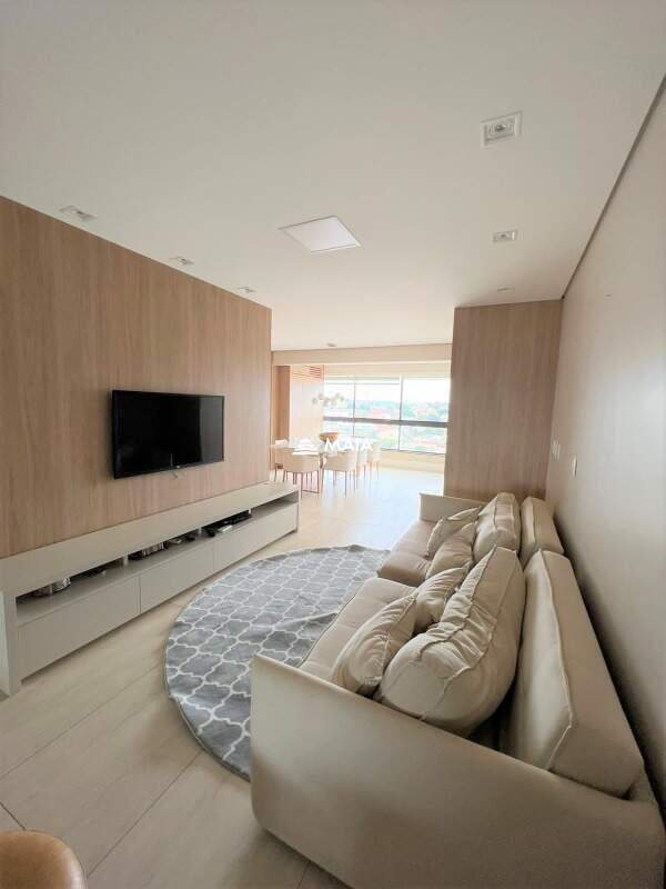 Apartamento à venda no Mercês: 