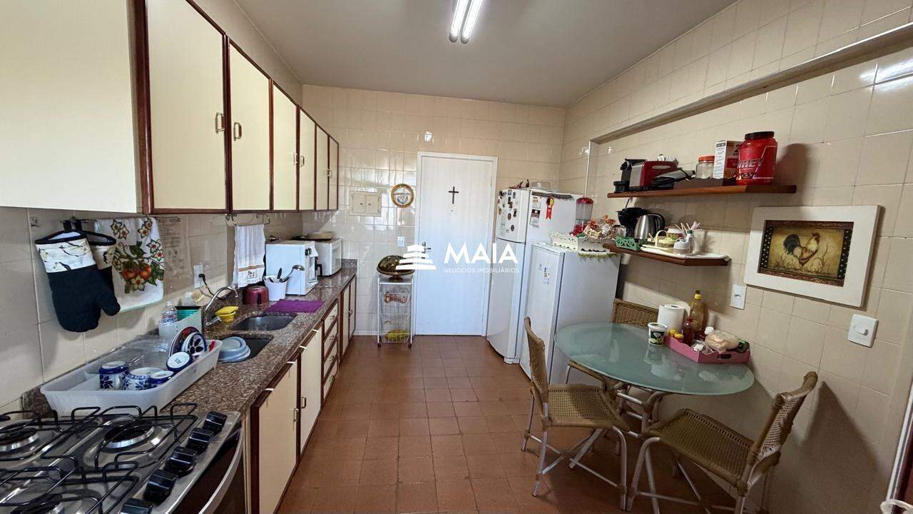 Apartamento à venda no Mercês: 