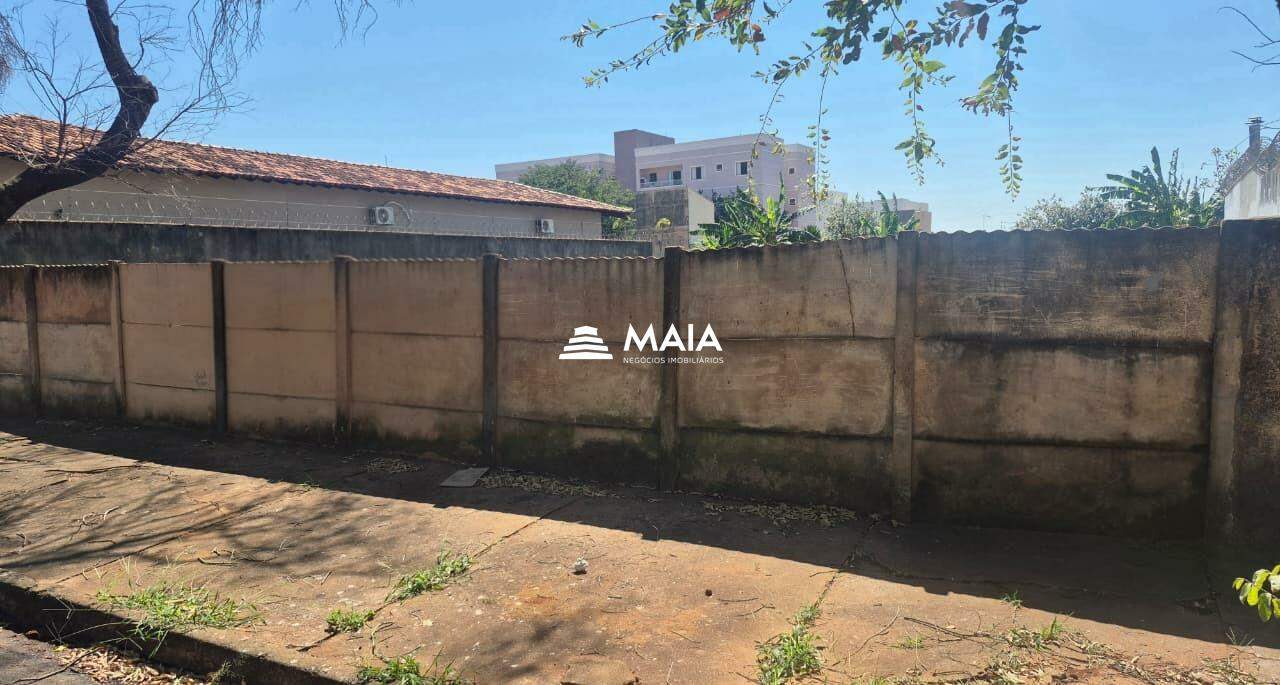 Terreno/Área à venda no Santos Dumont: 