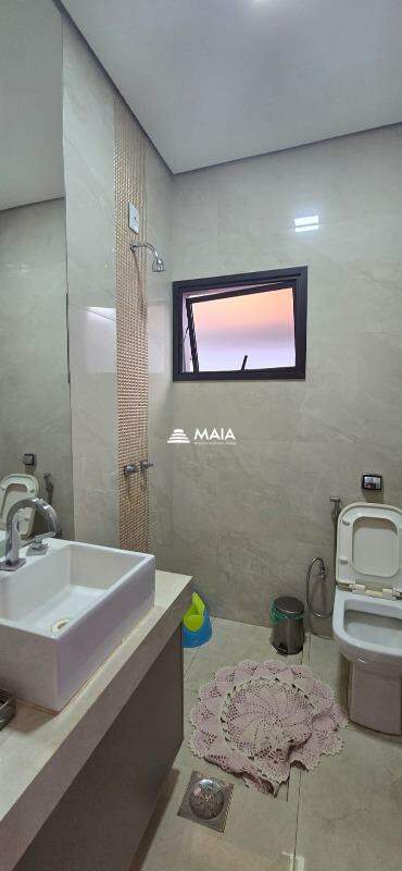 Casa de Condomínio à venda no Estância dos Ipês: 