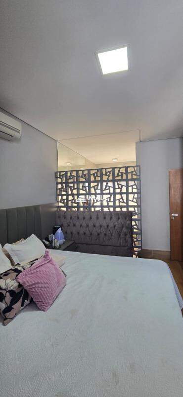 Casa de Condomínio à venda no Estância dos Ipês: 