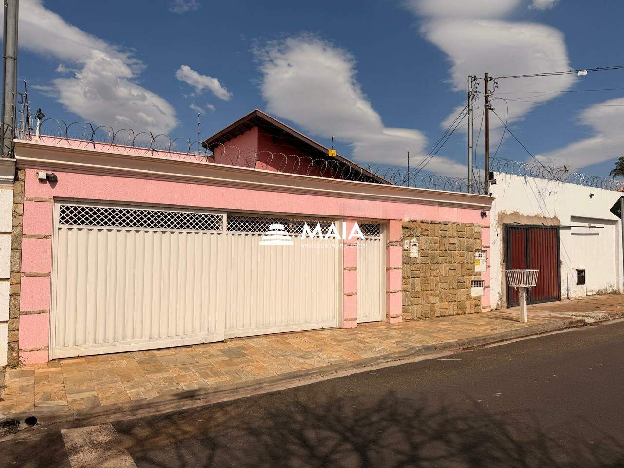 Casa à venda no bairro Santa Maria