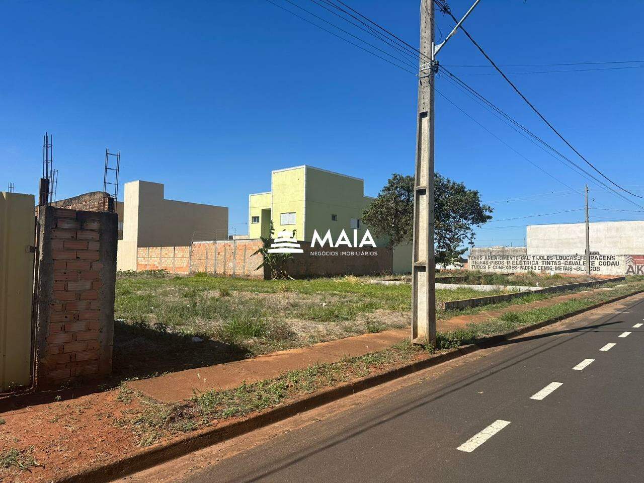 Terreno/Área à venda no Parque das Laranjeiras: 