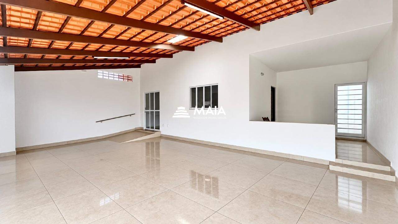 Casa à venda no bairro Mercês 